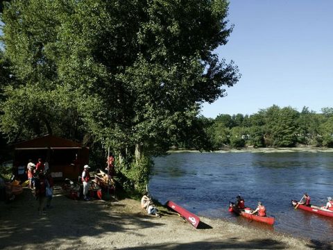 FranceComfort Le Lac Bleu - Camping Lot - Image N°4