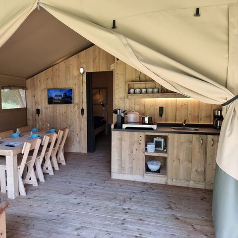 CANVAS AND WOOD TENT 5 people - including sanitary facilities