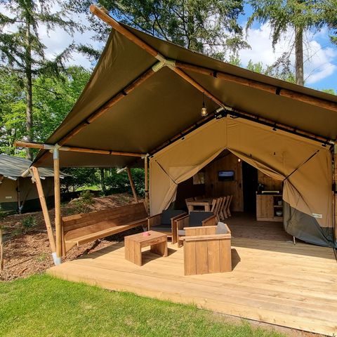 CANVAS AND WOOD TENT 5 people - including sanitary facilities