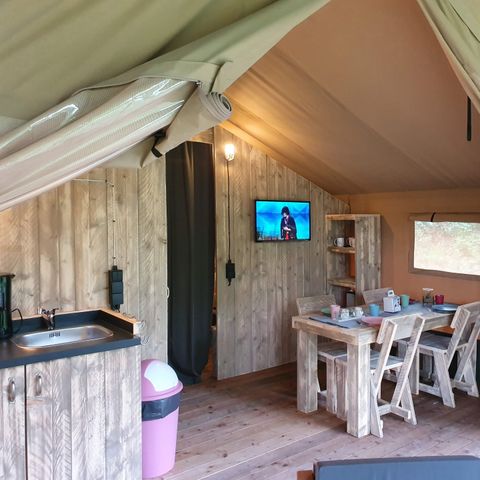 CANVAS AND WOOD TENT 4 people - including sanitary facilities