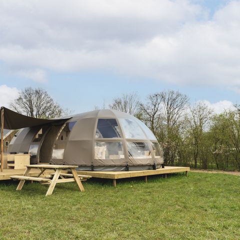 TENT 4 people - Riverdome with private sanitary facilities and hot tub