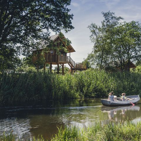 UNUSUAL ACCOMMODATION 5 people - Treehouse