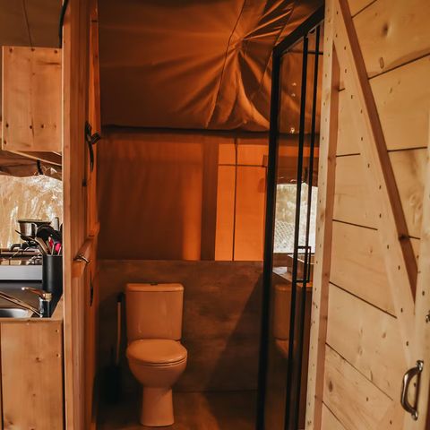 CANVAS AND WOOD TENT 4 people - including sanitary facilities